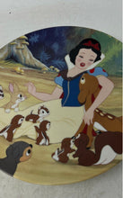 Load image into Gallery viewer, Knowles Walt Disney Snow White With A Smile And A Song Collector Plate