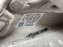 Load image into Gallery viewer, Authentic Adidas Unisex Yeezy Boost 350 V2 Gray Sneaker Shoes Size 4 No Insoles