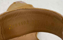 Load image into Gallery viewer, Authentic Salvatore Ferragamo Womens Lou Beige Slingback Sandals Size 7B Damaged