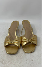 Load image into Gallery viewer, Jennifer Sumko X Antonio Melani Womens Gold-Tone Kitten Pump Heel Size 9.5M