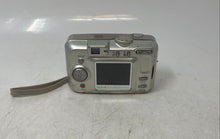 Load image into Gallery viewer, Kodak EasyShare CX7530 Silver 5.0 Megapixel Wrist Strap Digital Camera