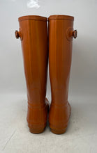 Load image into Gallery viewer, Hunter Unisex Original Tall Gloss Orange Round Toe Rain Boots Size W7 M6