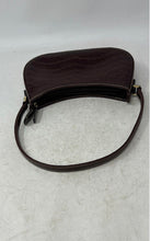 Load image into Gallery viewer, Liz Claiborne Womens Brown Crocodile Embossed Leather Inner Pockets Shoulder Bag