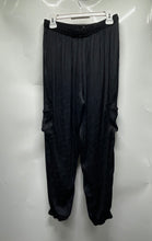 Load image into Gallery viewer, Guess Womens Black Printed Drawstring Cargo Jogger Pants Size Medium