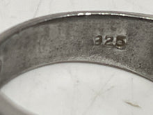 Load image into Gallery viewer, Women's Silver Tone Ring Size 7. Weight 4.8g (NCL)