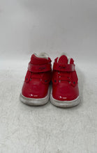 Load image into Gallery viewer, Nike Kids Air Jordan Max Aura 4 DQ8402-601 Red Hook & Loop Sneaker Shoes Size 6C