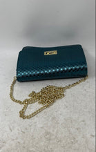 Load image into Gallery viewer, Persaman New York Womens Green Genuine Leather Turn Lock Cocktail Crossbody Bag