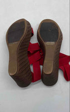 Load image into Gallery viewer, Italian Shoemakers Womens Rylee Brown Red Wedge Heel Slingback Sandals Size 8