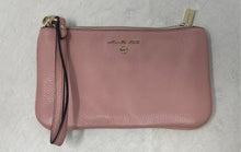 Load image into Gallery viewer, Michael Kors Womens Light Pink Pebbled Leather Zip Jet Set Charm Wristlet Wallet