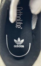 Load image into Gallery viewer, Adidas Kids Samoa FW3671 White Black Leather Slip-On Sneaker Shoes Size 7K