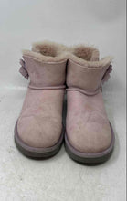 Load image into Gallery viewer, UGG Womens Light Purple Floral Round Toe Snow Boots Size 7