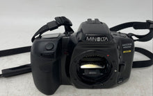 Load image into Gallery viewer, Minolta Maxxum 450si Date Black Auto & Manual Focus 35mm SLR Film Camera