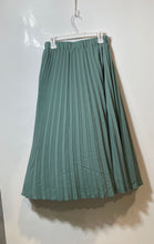 Load image into Gallery viewer, A New Day Womens Green Pleated Front Pull-On A-Line Skirt Size Medium