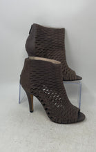 Load image into Gallery viewer, Vince Camuto Womens Krandi Brown Leather Stiletto Heel Ankle Bootie Size 7M