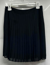 Load image into Gallery viewer, Ann Taylor Loft Womens Black Chiffon Side-Zip Pleated Mini Skirt Size 2