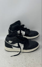 Load image into Gallery viewer, Nike Boys Air Jordan 1 DQ8423-010 Black White Leather Basketball Shoes Size 5.5Y