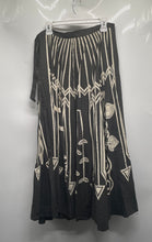 Load image into Gallery viewer, Zara Womens Black White Printed Cotton Regular Fit Midi Flare Skirt Size M