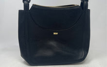 Load image into Gallery viewer, DKNY Womens Barbara Black Pebbled Leather Inner Pockets Messenger Bag
