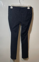 Load image into Gallery viewer, Express Womens Black Denim Dark Wash Regular Fit Skinny-Leg Jeans Size XS