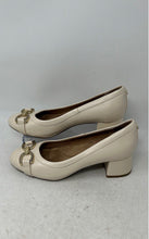 Load image into Gallery viewer, Giani Bernini Womens Beige Gold Round Toe Slip-On Block Pump Heels Size 8.5