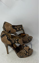 Load image into Gallery viewer, Nine West Womens Poleman Black Brown Snakeskin Print High Platform Heels Sz 7.5