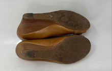 Load image into Gallery viewer, Authentic Tory Burch Womens Ambrose Brown Leather Wedge Pump Heels Sz 7M Damaged