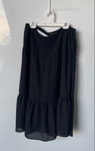 Load image into Gallery viewer, Banana Republic Womens Black Ruffle Tiered Side Zip Midi A-Line Skirt Size 4