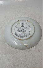 Load image into Gallery viewer, Franklin Mint Princess Gracia Lily Collector Plate By Katherine Austen