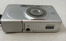 Load image into Gallery viewer, Minolta Vectis 300L Built-In Flash Point & Shoot 35mm Film Camera Untested