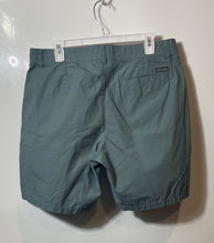 Load image into Gallery viewer, Columbia Mens Green Flat Front Slash Pockets Chino Shorts Size 34