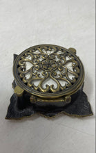 Load image into Gallery viewer, Set Of 2 Pcs Assorted Pearl Metal Body Mini Analog Quartz Desk Clocks Not Tested