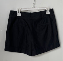 Load image into Gallery viewer, Forever 21 Womens Black Flat Front Slash Pockets Chino Shorts Size Large