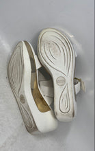 Load image into Gallery viewer, Kenneth Cole Reaction Womens White Buckle Wedge Platform Sandals Size 7.5