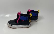 Load image into Gallery viewer, Vans Boys Hi Terrain V MTE-1 Black Leather Mid Top Sneaker Shoes Size 7