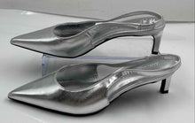 Load image into Gallery viewer, Karl Lagerfeld Womens Skylynn Silver Pointed Toe Slingback Sandals Size 5.5M