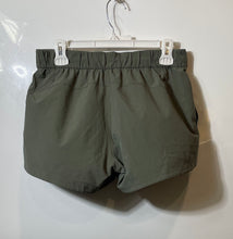 Load image into Gallery viewer, Lululemon Womens Green Pockets Drawstring Activewear Athletic Shorts Size 6