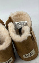 Load image into Gallery viewer, UGG Unisex Baby Lemmy II 1018136I Brown Suede Sheepskin Button Booties Size 0/1