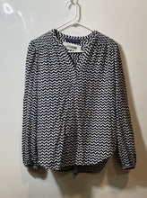 Load image into Gallery viewer, Tommy Hilfiger Womens Blue White Chevron Long Sleeve Popover Blouse Top S M L