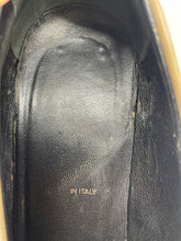 Load image into Gallery viewer, Authentic Prada Womens Beige Black Leather Pump Heels Size EUR 38.5 Damaged