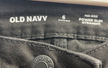 Load image into Gallery viewer, Old Navy Womens Black Dark Wash Mid-Rise Power Slim Straight Jeans Size 6 Short