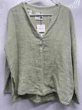 Load image into Gallery viewer, Zara Womens Green Long Sleeve Button-Front Blouse Top Size XS With Tag