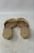 Load image into Gallery viewer, Jennifer Sumko X Antonio Melani Womens Gold-Tone Kitten Pump Heel Size 9.5M