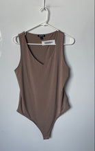Load image into Gallery viewer, Express Womens Brown Sleeveless V-Neck Regular Fit One-Piece Bodysuit Size L