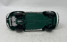 Load image into Gallery viewer, Maisto Volkswagen Export Sedan 1951 Green 1:18 Scale Diecast Toy Car