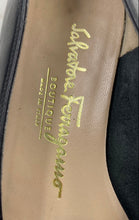 Load image into Gallery viewer, Authentic Salvatore Ferragamo Womens Black Leather Vara Bow Pump Heels Size 5