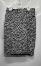 Load image into Gallery viewer, The Limited Womens Black White Back Zip Pockets Straight & Pencil Skirt Size 0
