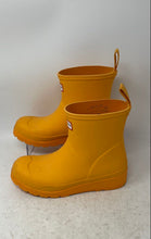Load image into Gallery viewer, Hunter Womens Orange Rubber Waterproof Ankle Pull-On Rain Boots Size 5