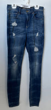Load image into Gallery viewer, Express Jeans Womens Blue Stretch Pockets Denim Skinny Leg Jeans Size 4R