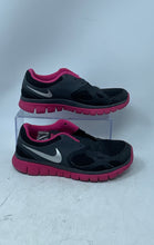 Load image into Gallery viewer, Nike Womens Flex Run 512108-009 Gray Pink Black Sneaker Shoes Size 7 No Lace