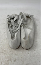 Load image into Gallery viewer, Bass 10 Womens Silver Glitter Leather Round Toe Slip-On Ballet Flats Size 37